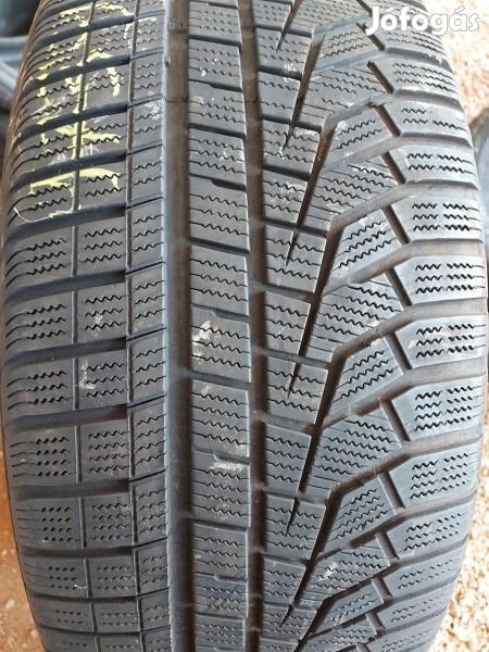  235/50R19 használt Hankook téli gumi  1. kép