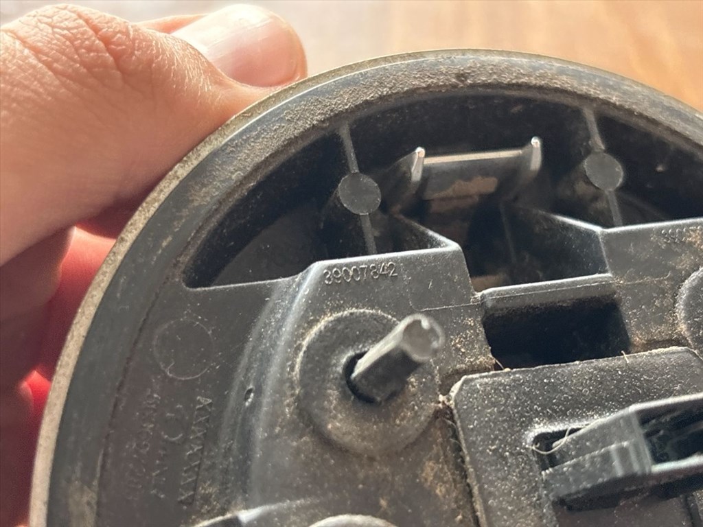 Opel Corsa E Csomagtérajtó Kapcsoló 9559 ,  39007842 3. kép