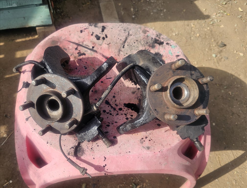 Ford Transit Connect Mk1 Csonkállvány kerékagyal  1. kép