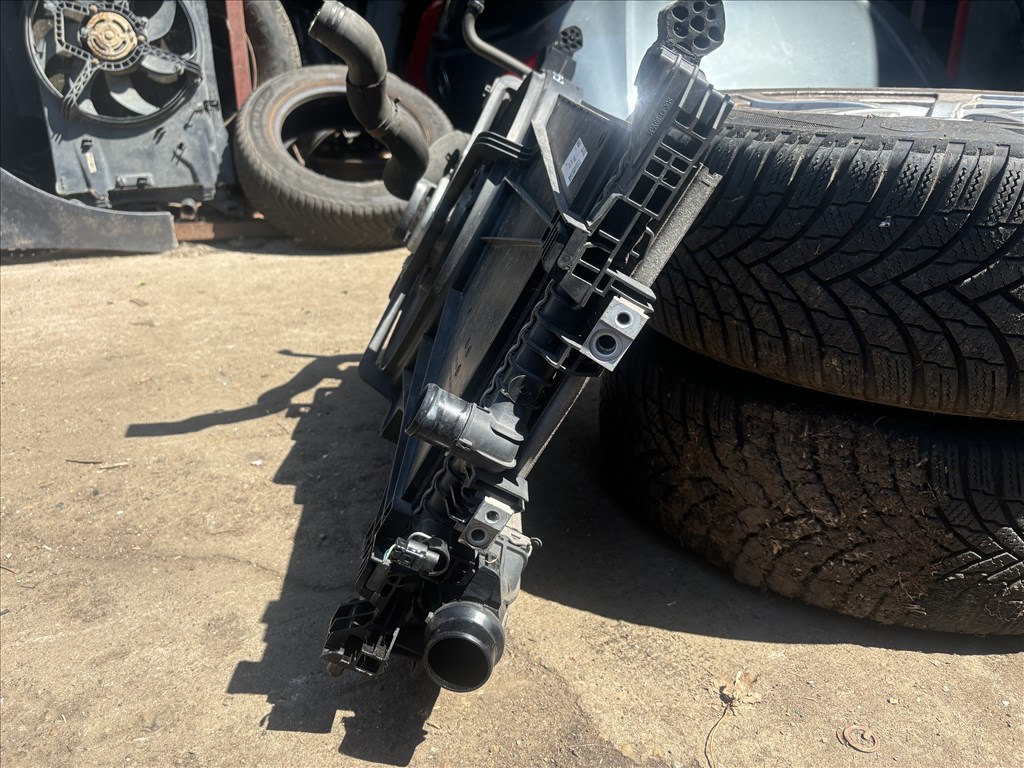 Opel Corsa E 1.4 Turbo ecoFlex Start&Stop hűtőventilátor  hc065002 39059778 3. kép