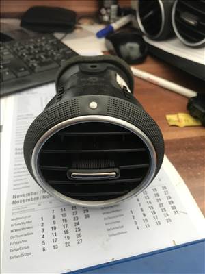 Audi A3 (8P) légbefúvó  8p0820901d