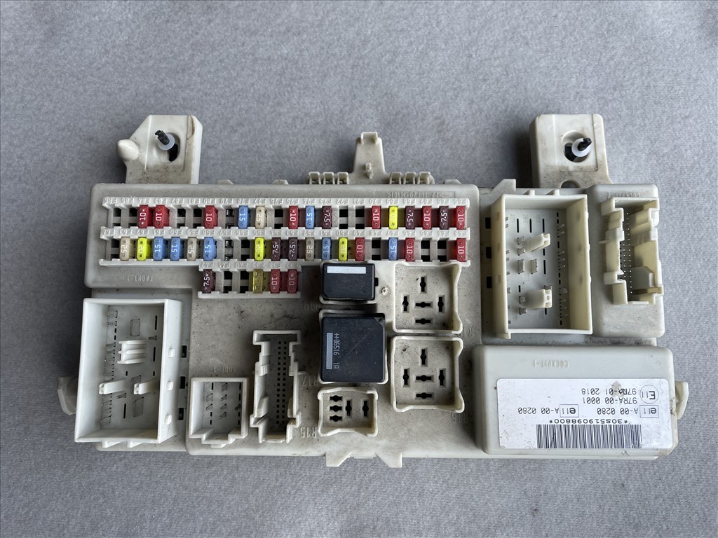 Ford Focus Mk2-2.5 C-Max Biztosítéktábla utastér BCM BSI BSM SAM GEM modul 4m5t14a073bj 1. kép