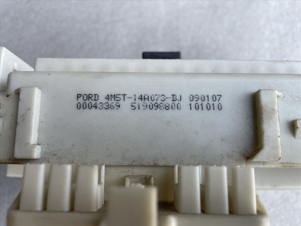 Ford Focus Mk2-2.5 C-Max Biztosítéktábla utastér BCM BSI BSM SAM GEM modul 4m5t14a073bj 2. kép
