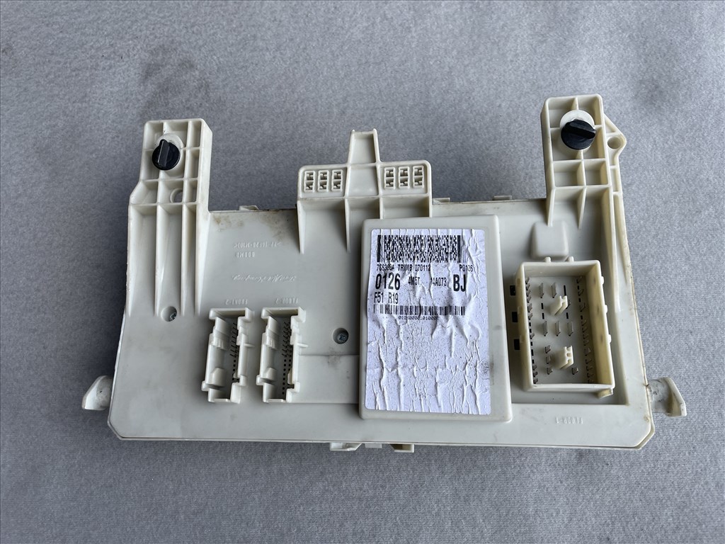 Ford Focus Mk2-2.5 C-Max Biztosítéktábla utastér BCM BSI BSM SAM GEM modul 4m5t14a073bj 3. kép