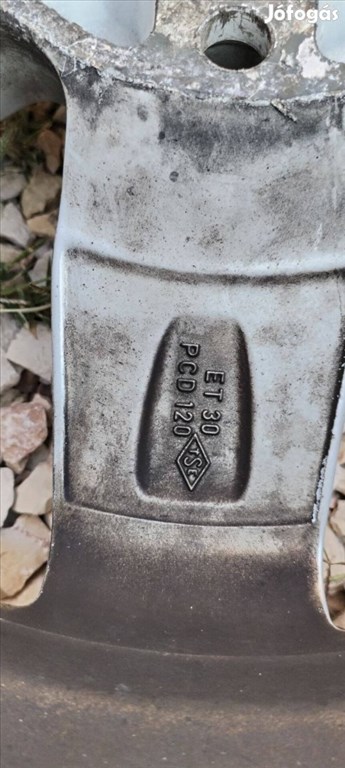  5x120 lyukosztású 17" használt Dezent alufelni, rajta kopott gumi  3. kép