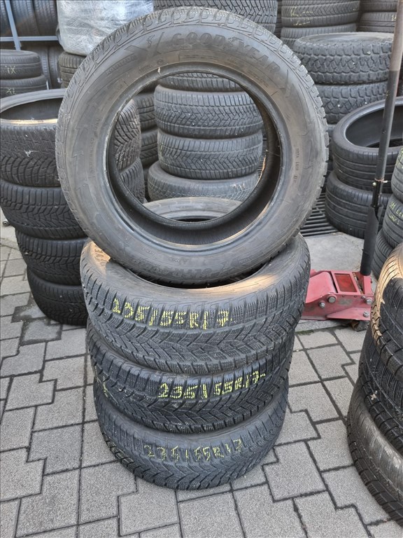  235/5517" használt Goodyear Ultragrip Performance téli gumi 4db  2. kép
