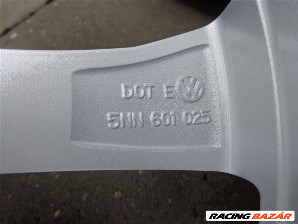 VW Tiguan új gyári téli garnitúra  6. kép