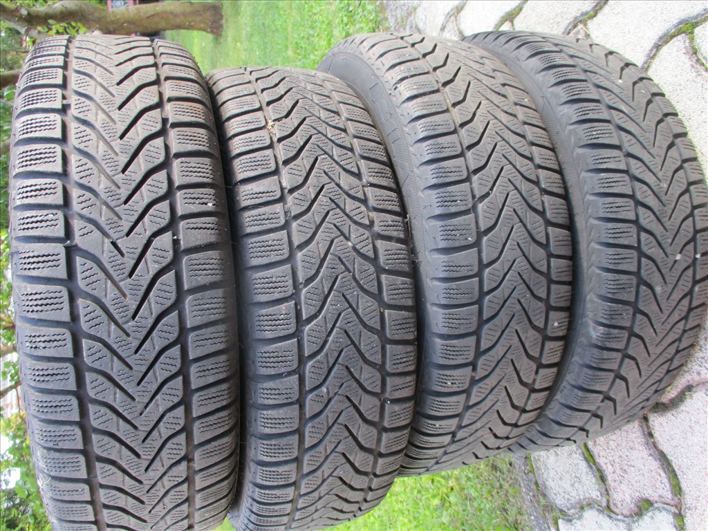  4x100 lyukosztású 14" újszerű lemezfelni, rajta 165/60 újszerű téli gumi gumi  3. kép