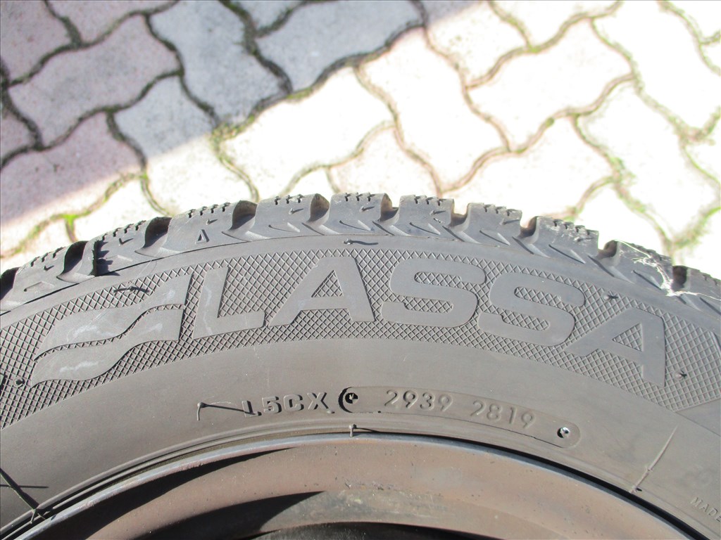  4x100 lyukosztású 14" újszerű lemezfelni, rajta 165/60 újszerű téli gumi gumi  4. kép