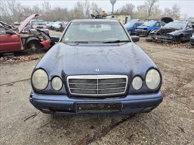 Mercedes E 220 Diesel ABS TÖMB