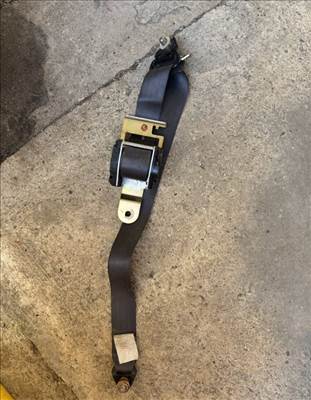 Suzuki Swift 3 ajtós jobb első biztonsági öv