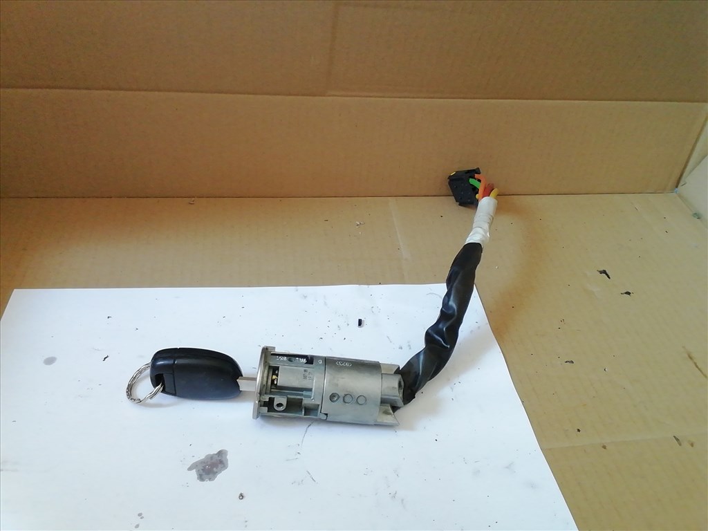 Renault Clio II 1.5 dCi gyújtás kapcsoló  1. kép