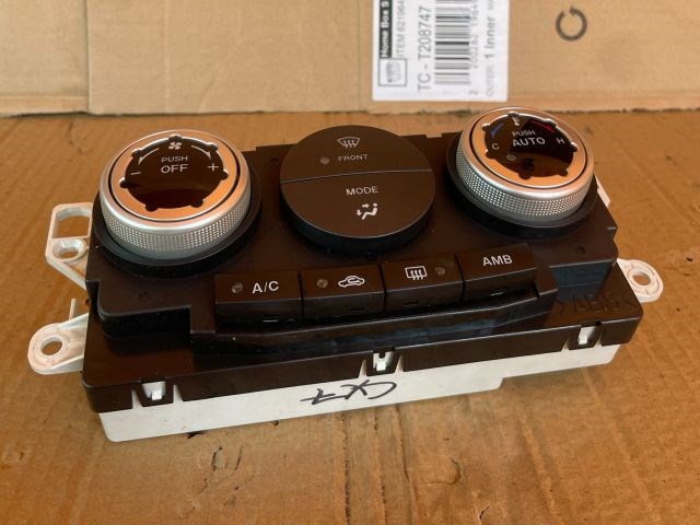 Mazda CX-7 MAZDA CX-7 Fűtéskapcsoló (digit klímás) k1900eh15 2. kép