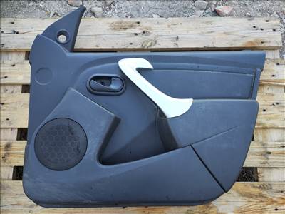 Dacia Duster I jobb első ajtókárpit  809002769r