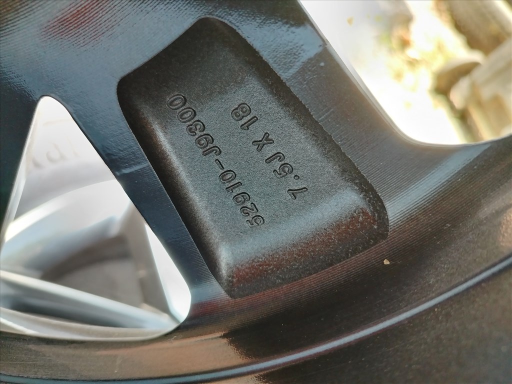 Hyundai Kona 5x114.3 18"(gyári felni) alufelni 7. kép