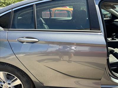 Opel Insignia B jobb hátsó ajtó 
