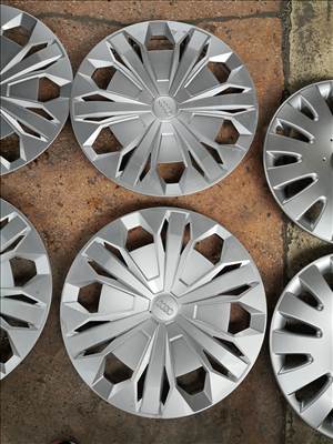 17-es Gyári Audi dísztárcsa 20000ft a 4db/62/