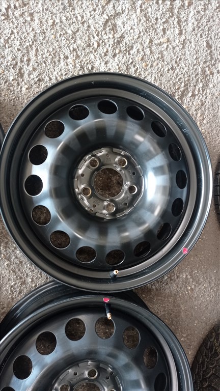  5x112 lyukosztású 6,5JJ 17" használt (gyári felni) lemezfelni 4. kép