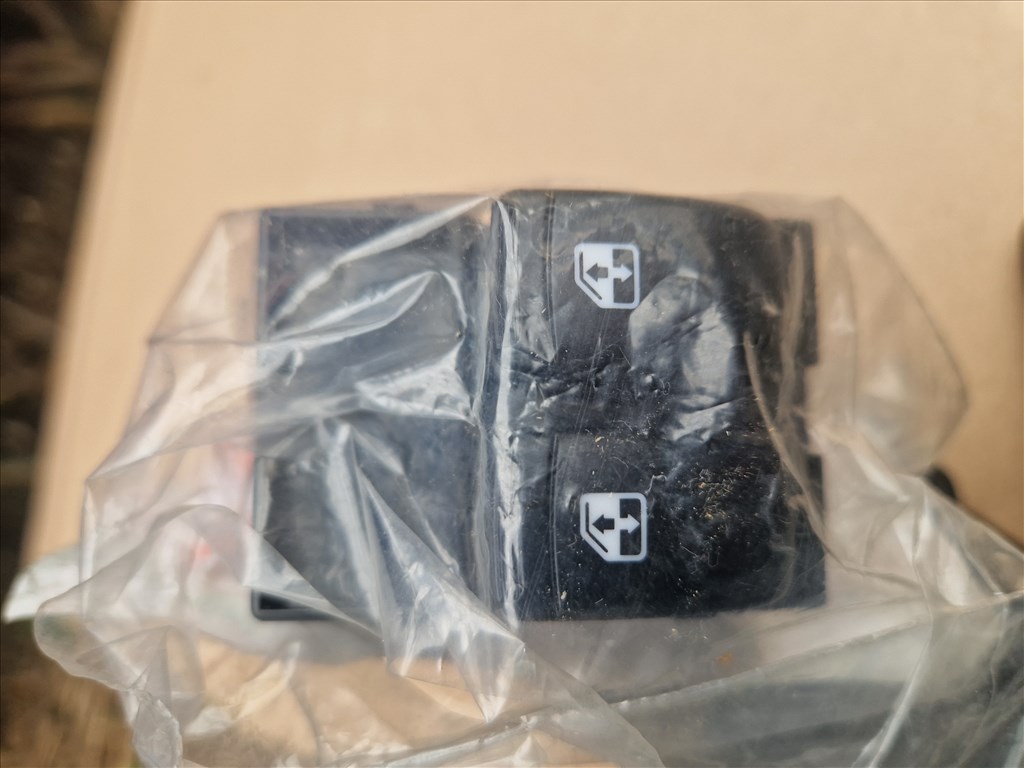 Chevrolet Lacetti ablakemelő kapcsoló  96417639 1. kép