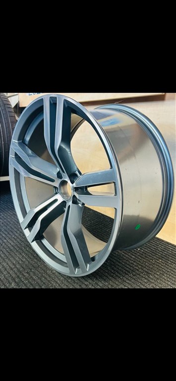  5x112 lyukosztású 10JJ 21" új alufelni 3. kép