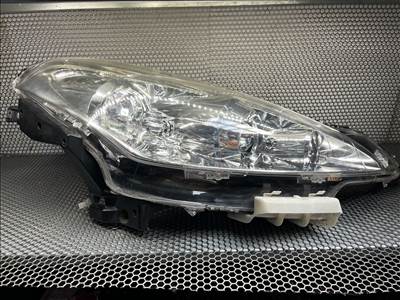 Peugeot 4007 fényszóró xenon jobb
