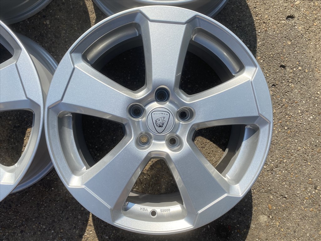 4db B.A.T. 17" VW - Skoda - Seat alufelni. (4078) 2. kép