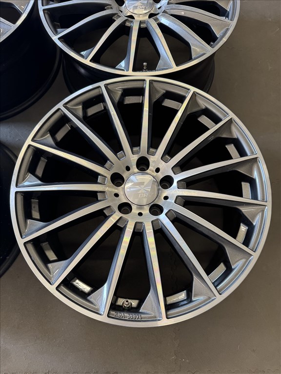  5x112 lyukosztású 8,5JJ 19" újszerű alufelni 2. kép