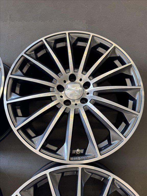  5x112 lyukosztású 8,5JJ 19" újszerű alufelni 4. kép