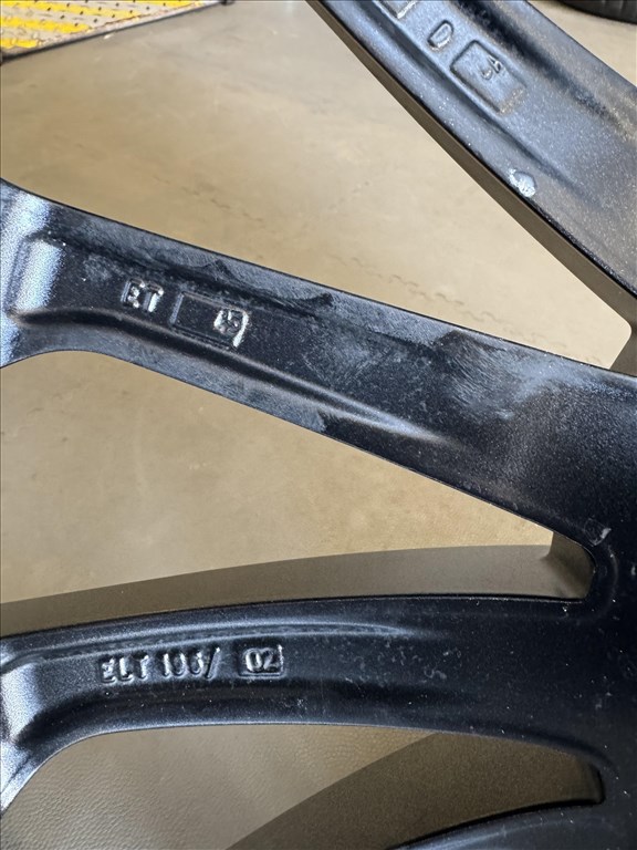  5x112 lyukosztású 8,5JJ 19" újszerű alufelni 7. kép