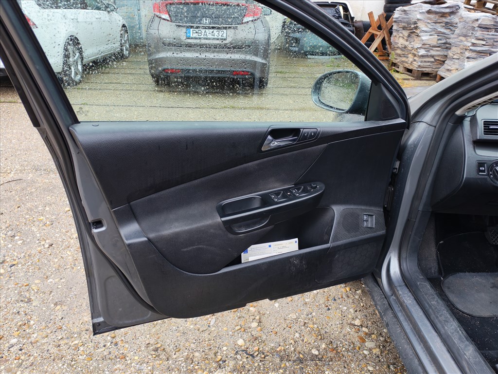 Volkswagen Passat B6 Variant 2.0 TDI DSG váltó, HXS kóddal, 254413km-el eladó hxsb6 vw20tdibkp 8. kép