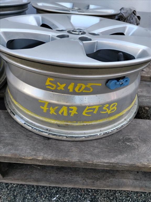 Opel Mokka Astra J 5x105 17"  alufelni 9. kép