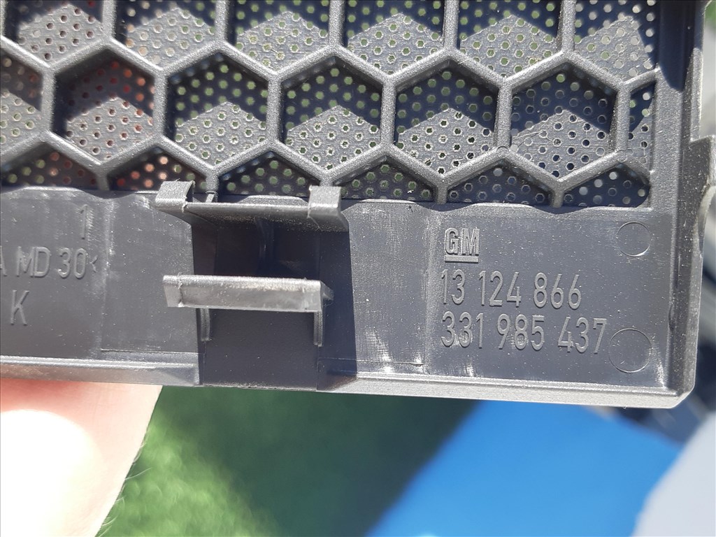 Bontásra: Opel Astra H Enjoy 1.6 benzin, szellőzőrács fedél 13124866 w0l0ahl4858011047 3. kép