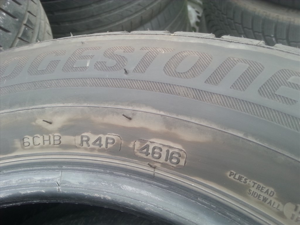  215/65R16 Bridgestone Blizzak LM-80 téli gumi  6. kép