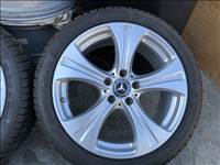 5x112 lyukosztású 18" újszerű gyári alufelni, 245/40 kiváló profilú Dunlop téli gumi Mercedes Audi