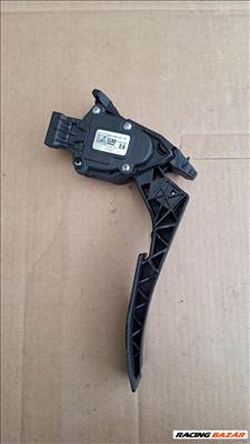 Opel Astra J gázpedál 13252702