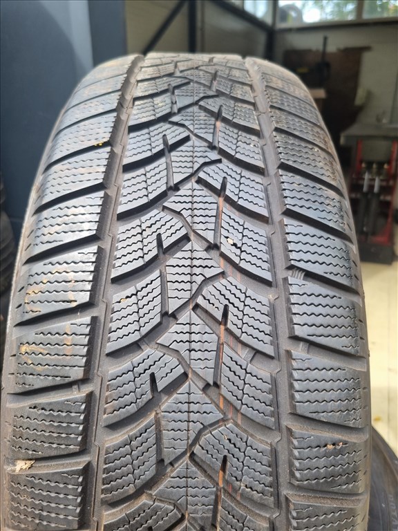  235/6018" újszerű Dunlop Winter Sport 5 SUV téli gumi 4db  4. kép