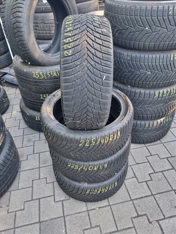  225/4018" újszerű Firestone Winterhawk téli gumi 4db  3. kép