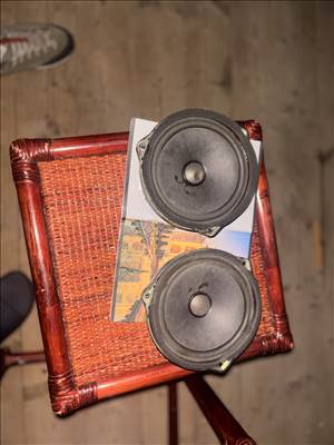 Kia Rio sedan hangszóró ajtóba 