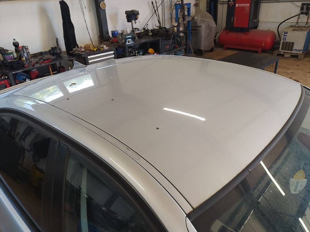 BMW 3 (E90) 318 i - Bontódik! 9. kép