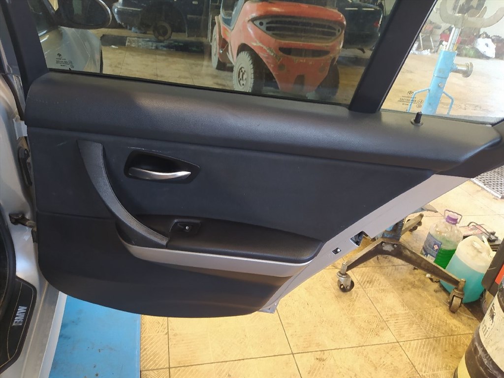 BMW 3 (E90) 318 i - Bontódik! 15. kép