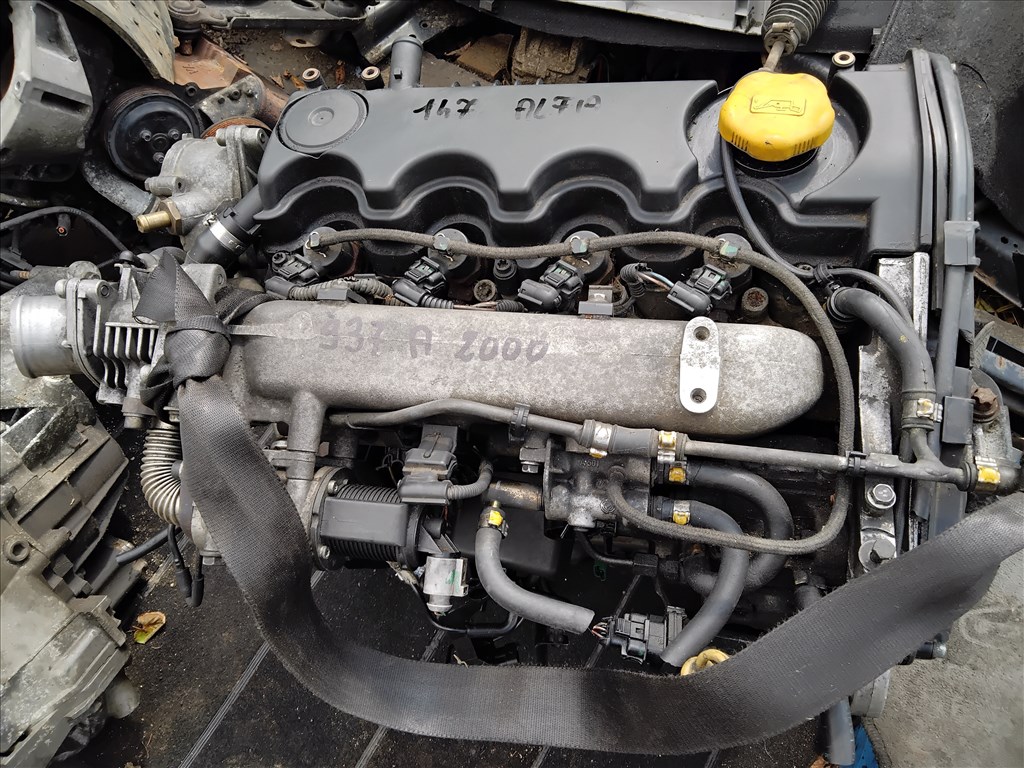 Alfa Romeo 147 1.9 JTD 16V komplett motor  937a2000 2. kép