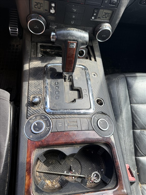 Volkswagen Touareg 2.5 bac bontott alkatrészei 7. kép