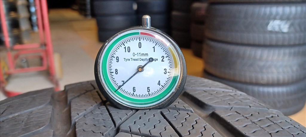 SEAL Pirelli Sottozero3 Winter 235/45 R18 téli gumik 2db 4. kép