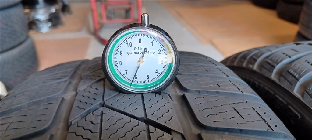 SEAL Pirelli Sottozero3 Winter 235/45 R18 téli gumik 2db 5. kép