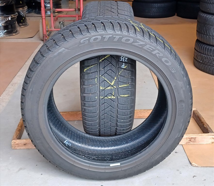 SEAL Pirelli Sottozero3 Winter 235/45 R18 téli gumik 2db 6. kép