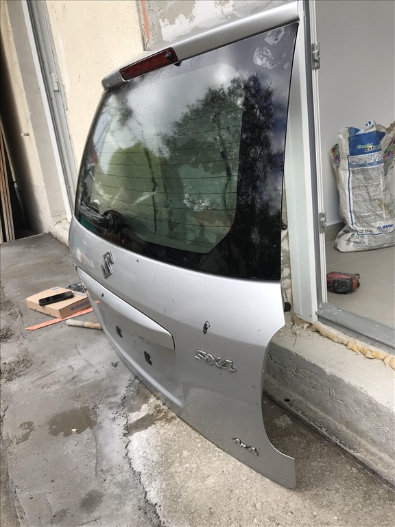 Suzuki SX4 I csomagtér ajtó 3. kép