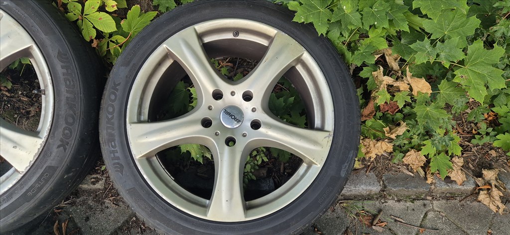  5x139.7 lyukosztású 20" használt alufelni, rajta 275/40 használt nyári gumi  5. kép