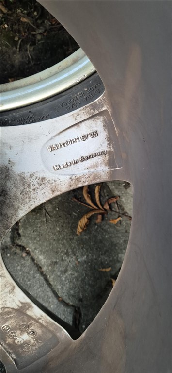  5x139.7 lyukosztású 20" használt alufelni, rajta 275/40 használt nyári gumi  8. kép