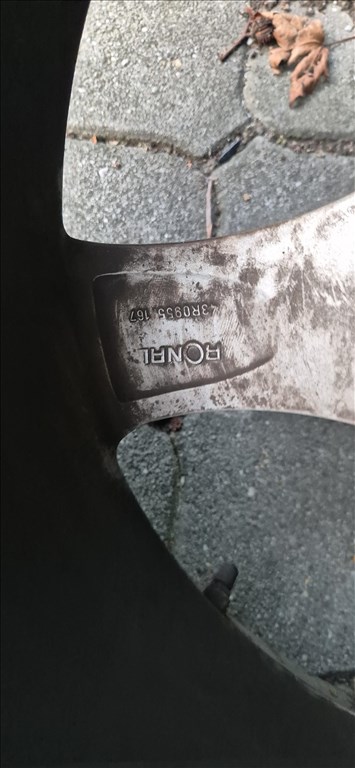  5x139.7 lyukosztású 20" használt alufelni, rajta 275/40 használt nyári gumi  10. kép