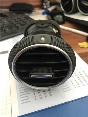 Audi A3 (8P) légbefúvó 8p0820901d